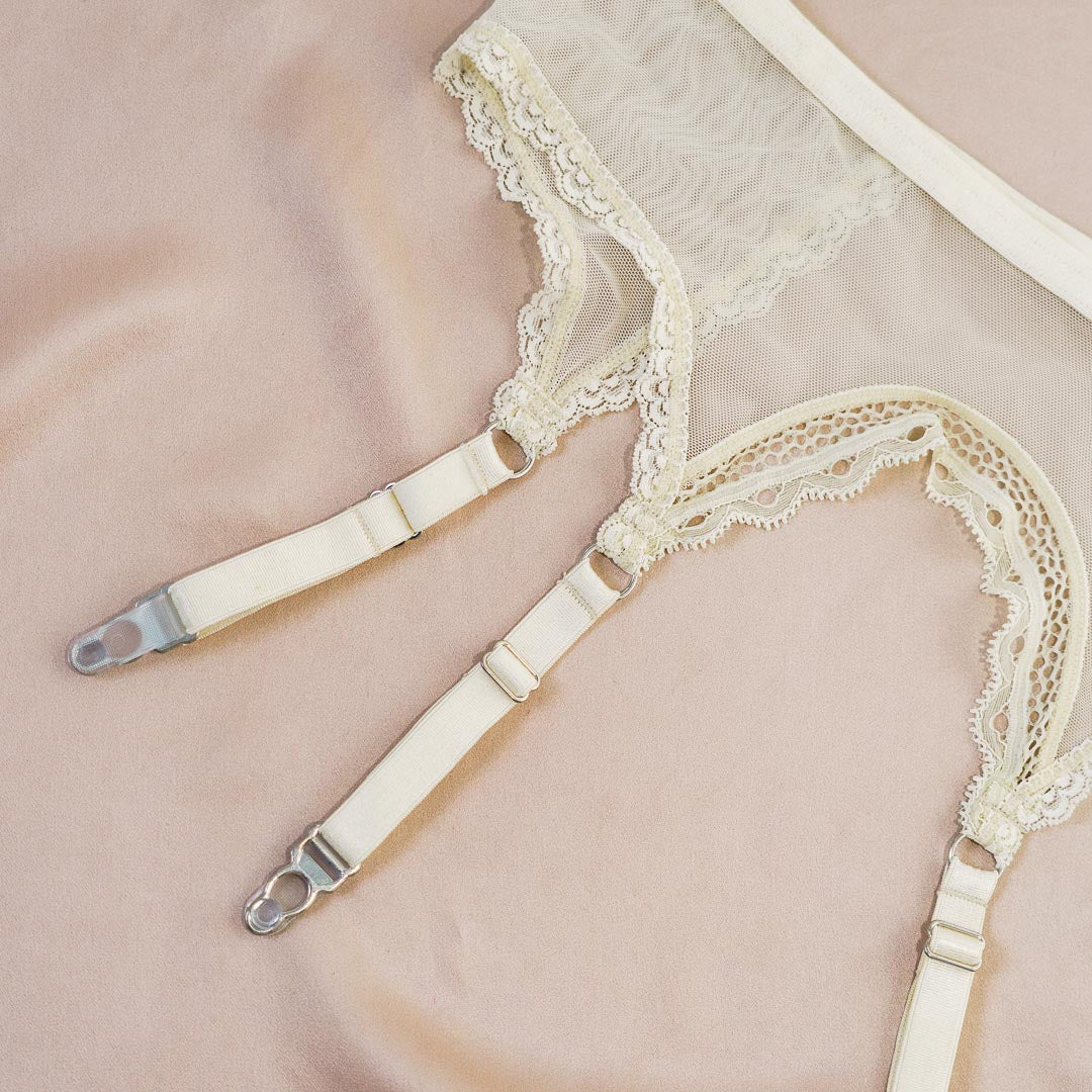 Pearl Sheerly Mesh Adjustable Garter Belt