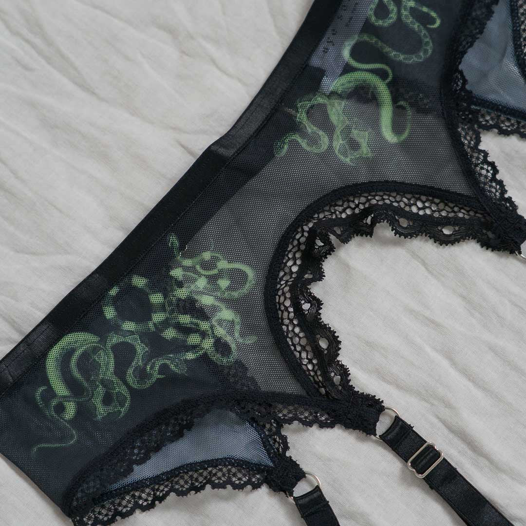 Obsidian Jade Snakes Adjustable Garter Belt - Uye Surana