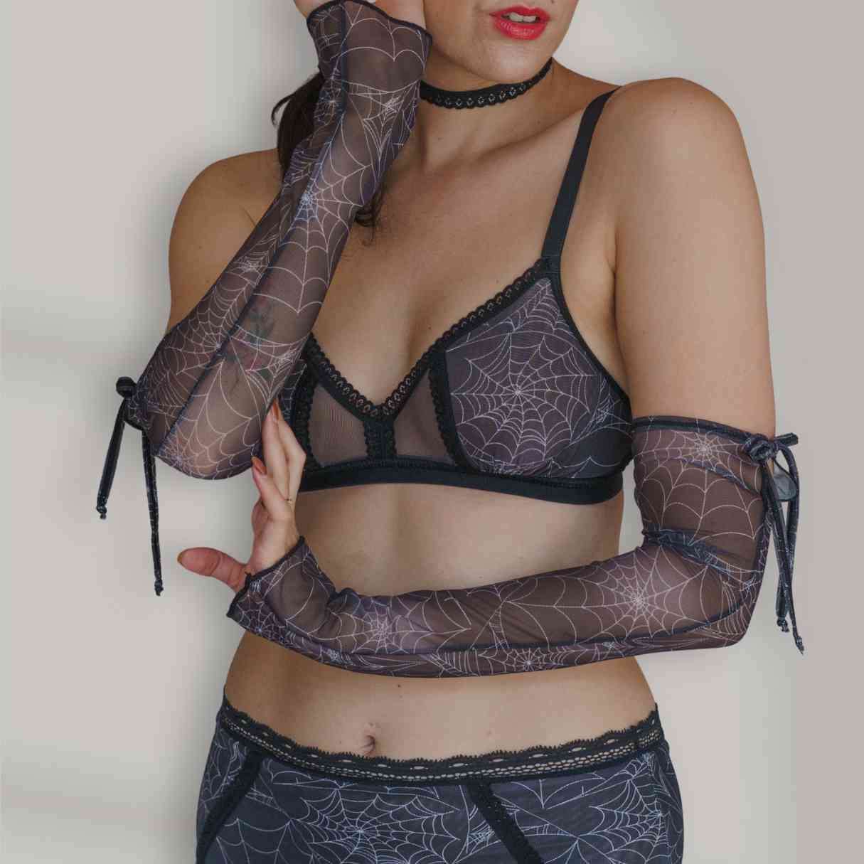 Spider's Lace Web Print Fingerless Gloves Sleeve Set - Uye Surana