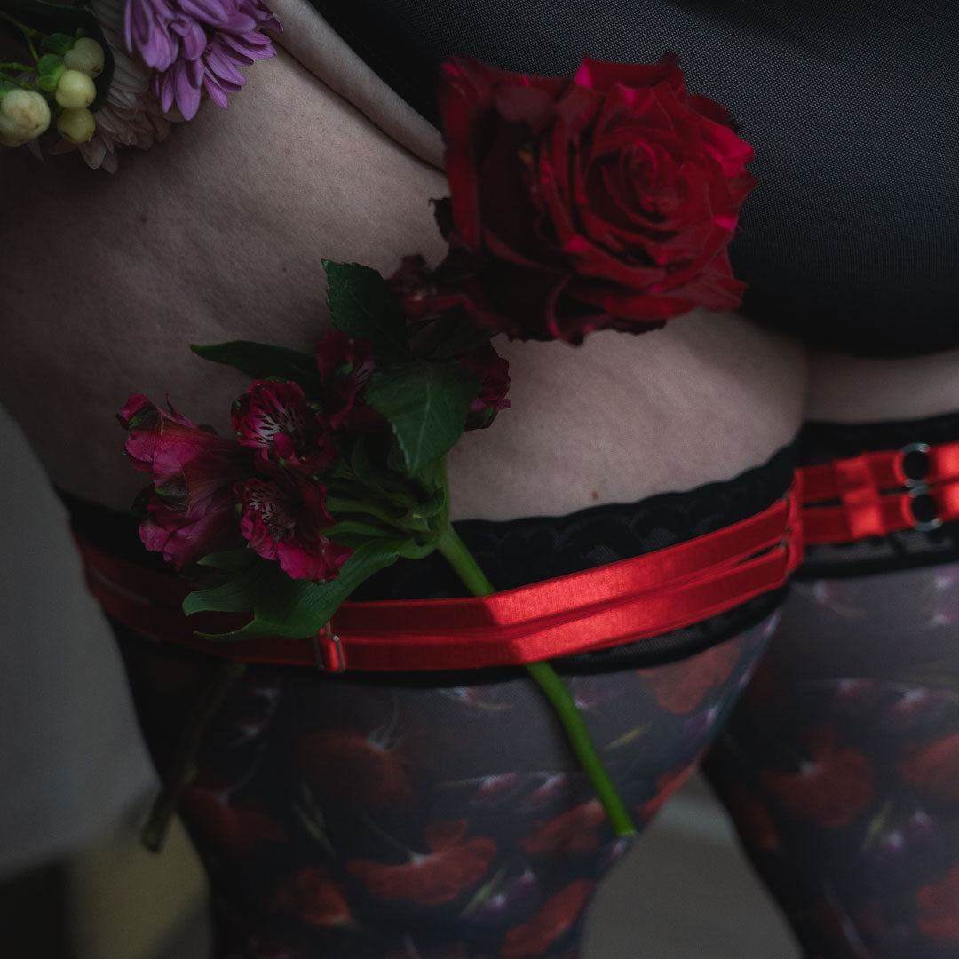Red Strappy Leg Garters - Uye Surana