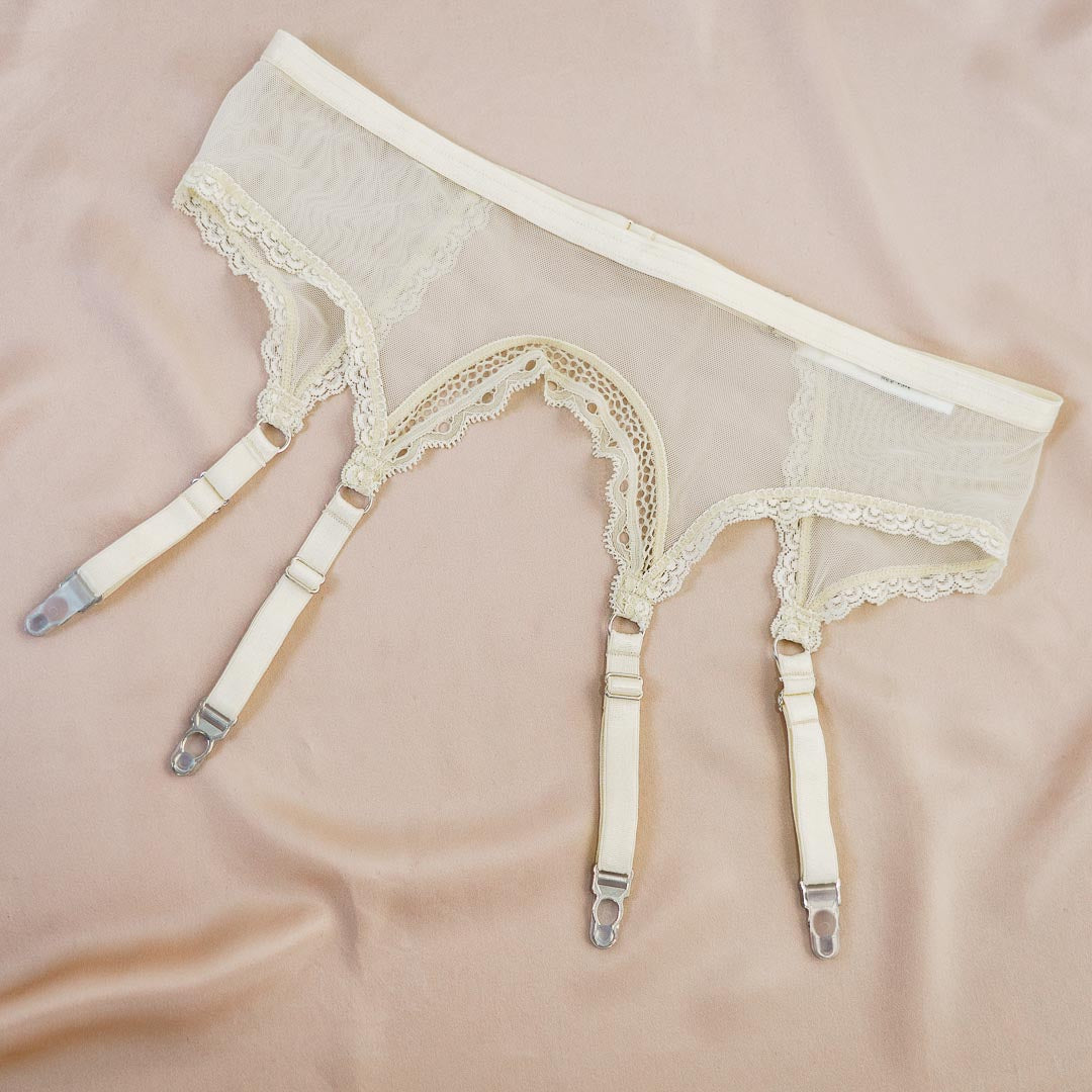 Pearl Sheerly Mesh Adjustable Garter Belt