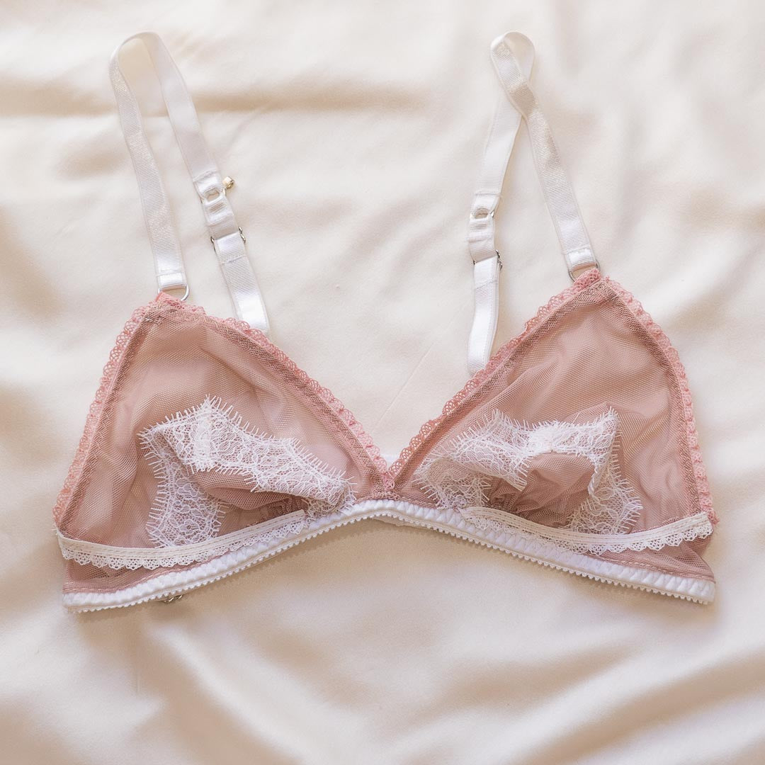 Lohla White Mauve Convertible Adjustable Lace Wireless Bra XS/S *Minor flaws