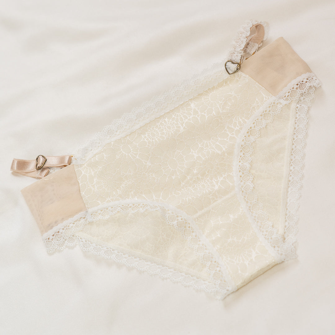 Hearts of Venus Lingerie Set in Buttercream XS/S - One-of-a-kind