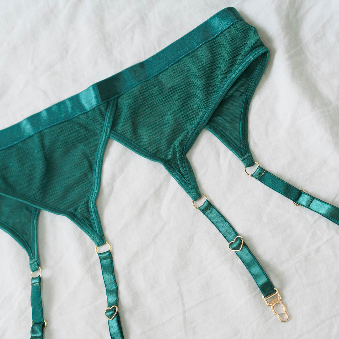 Emerald Hearts of Venus Garter Belt